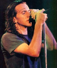 Eddie Vedder: изровиха демо записи от ранния му период... Eddie Vedder: изровиха демо записи от ранния му период...
